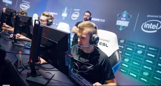 并频繁上网 并频繁上网